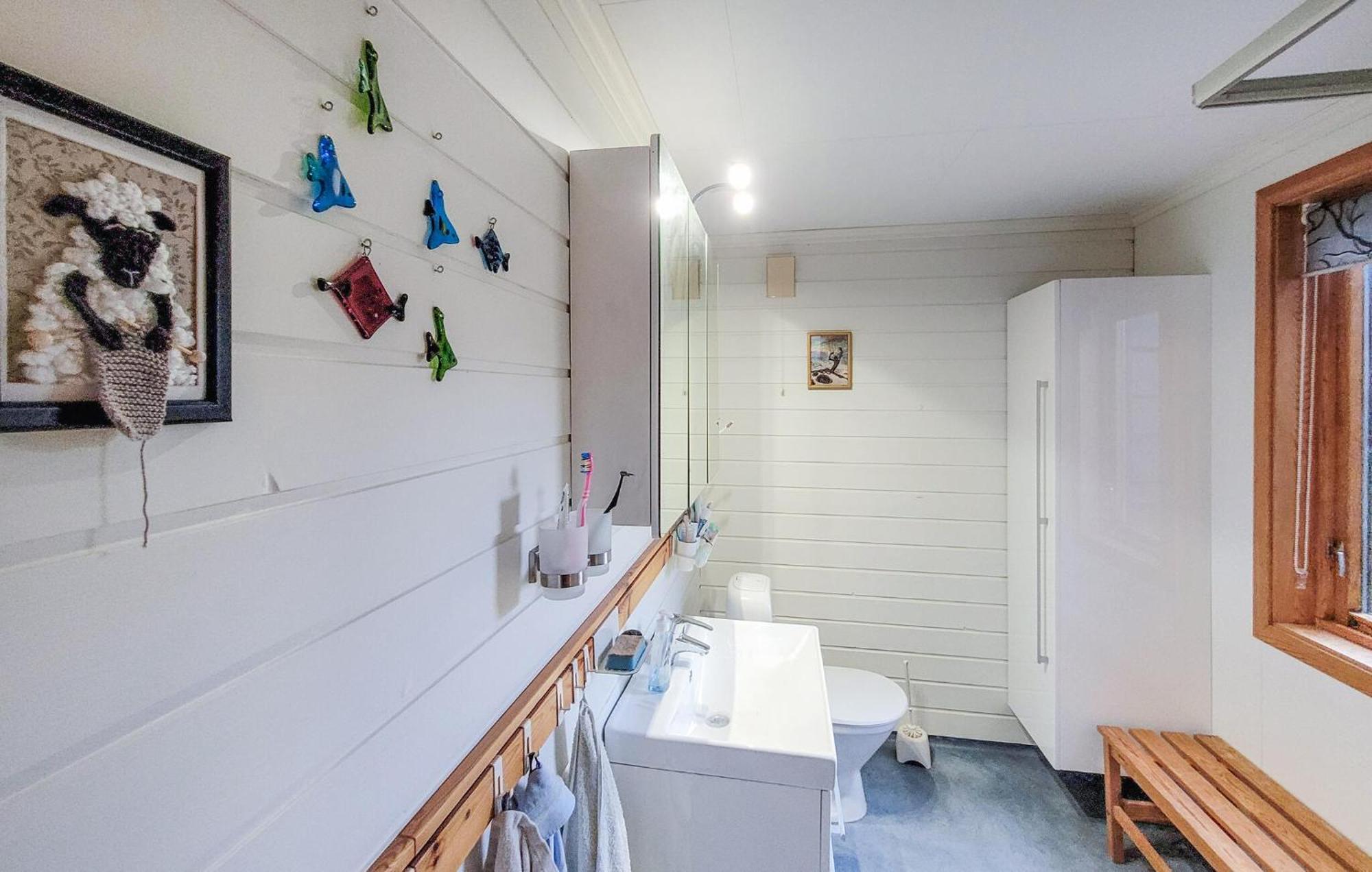4 Bedroom Gorgeous Home In Fitjar Экстерьер фото